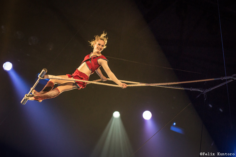„FALLEN“ trapèze ballant et échelle de corde circus unartiq